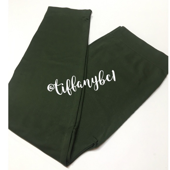 🆕 Plus Size Buttery Soft Seamless Leggings - Picture 2 of 10